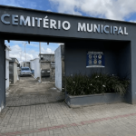 Mutirão de limpeza prepara o Cemitério Municipal de Barra Velha para o Dia de Finados